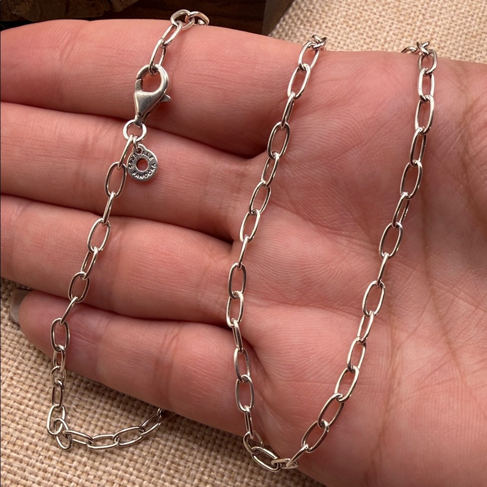 Second hand 🤚 Pandora Elegant Silver Chain Necklace 18 inches